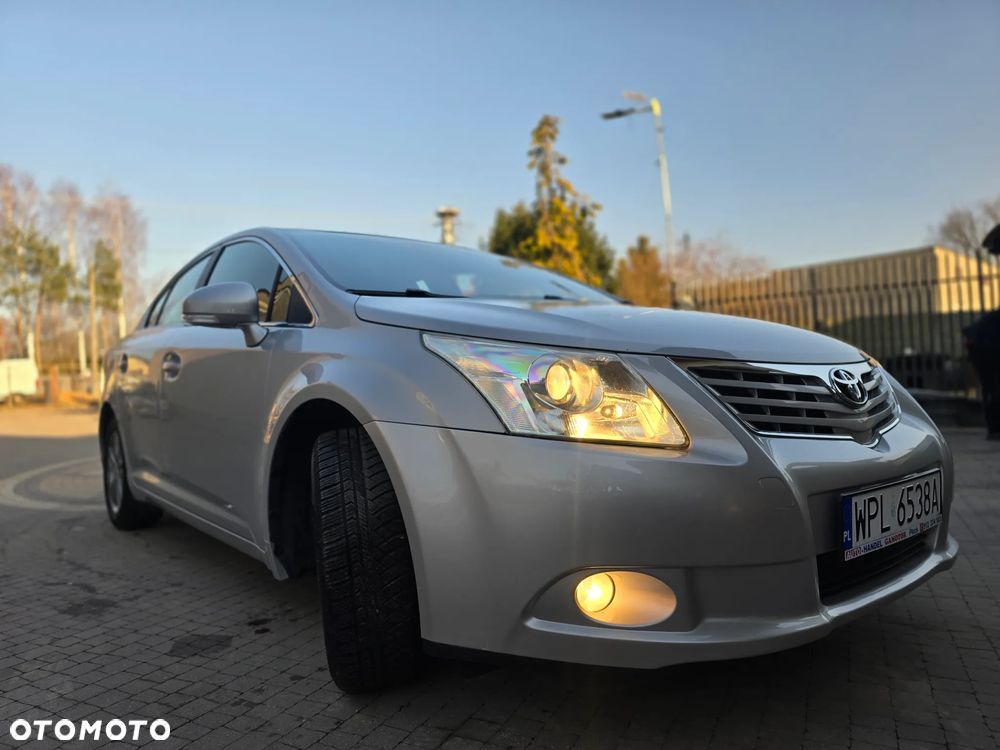 Toyota Avensis - 32