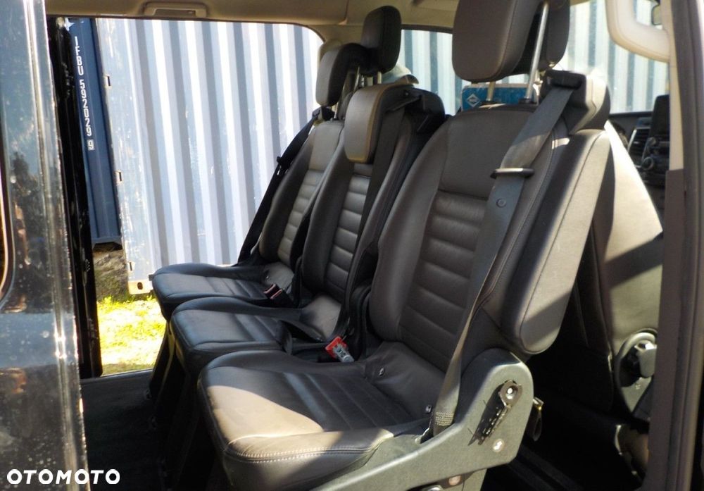 Ford Tourneo Custom - 25