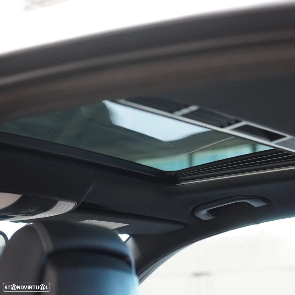 Mercedes-Benz E 300 Bluetec Hybrid Avantgarde - 22