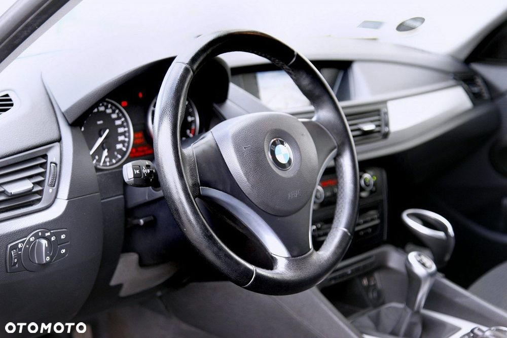 BMW X1 sDrive18i Sport Line - 14