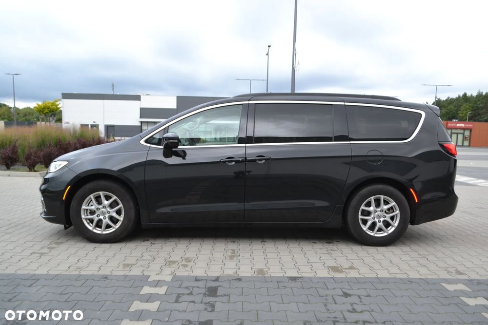 Chrysler Pacifica - 3