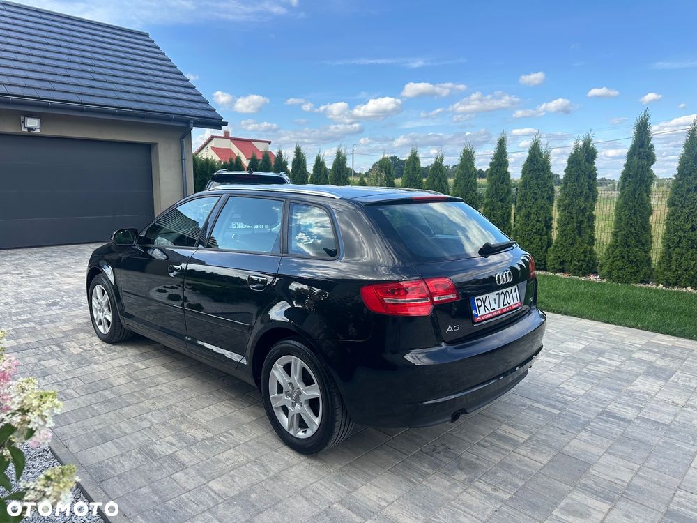 Audi A3 Sportback 1.6 TDI DPF Ambiente - 19