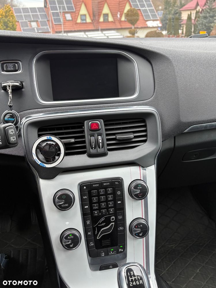 Volvo V40 D4 Summum - 11