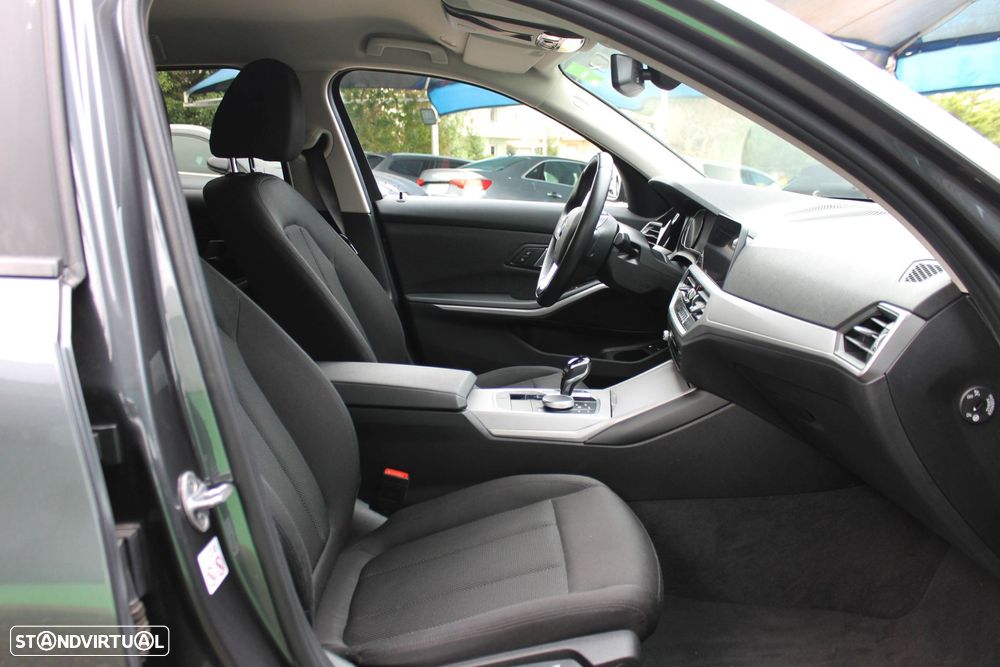 BMW 330 e Touring Auto - 50