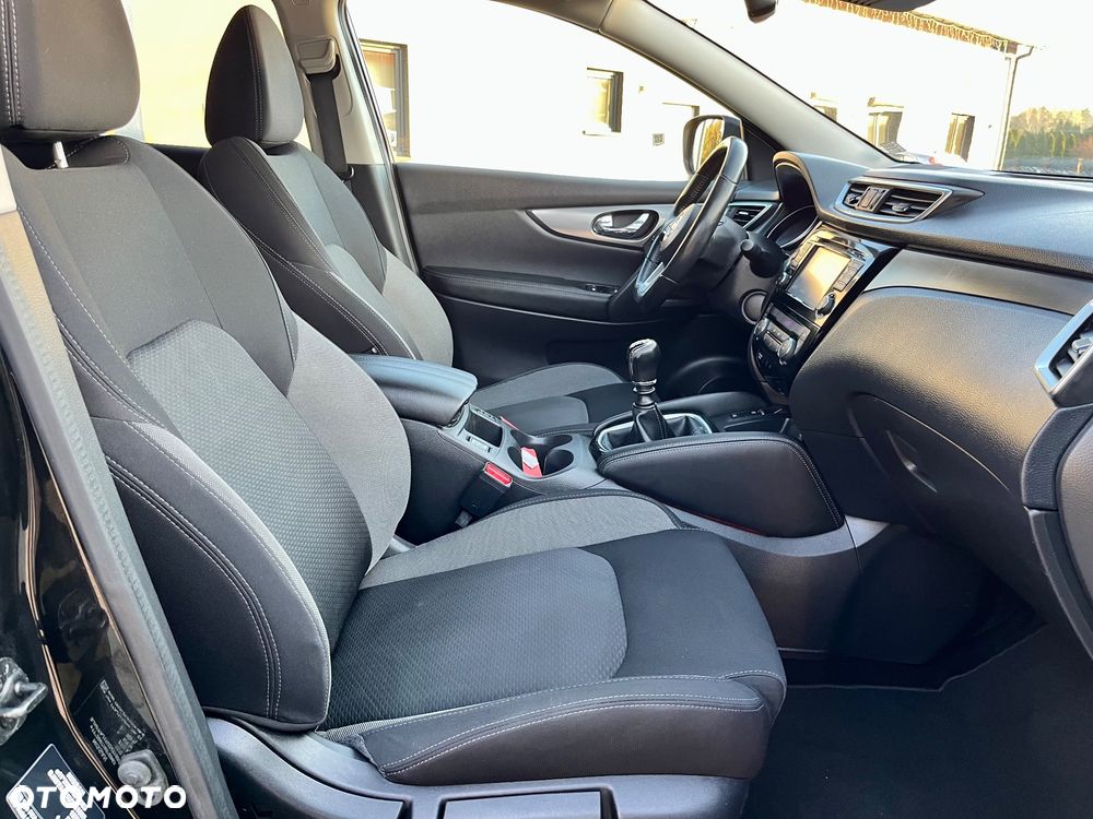 Nissan Qashqai 1.3 DIG-T N-CONNECTA - 13