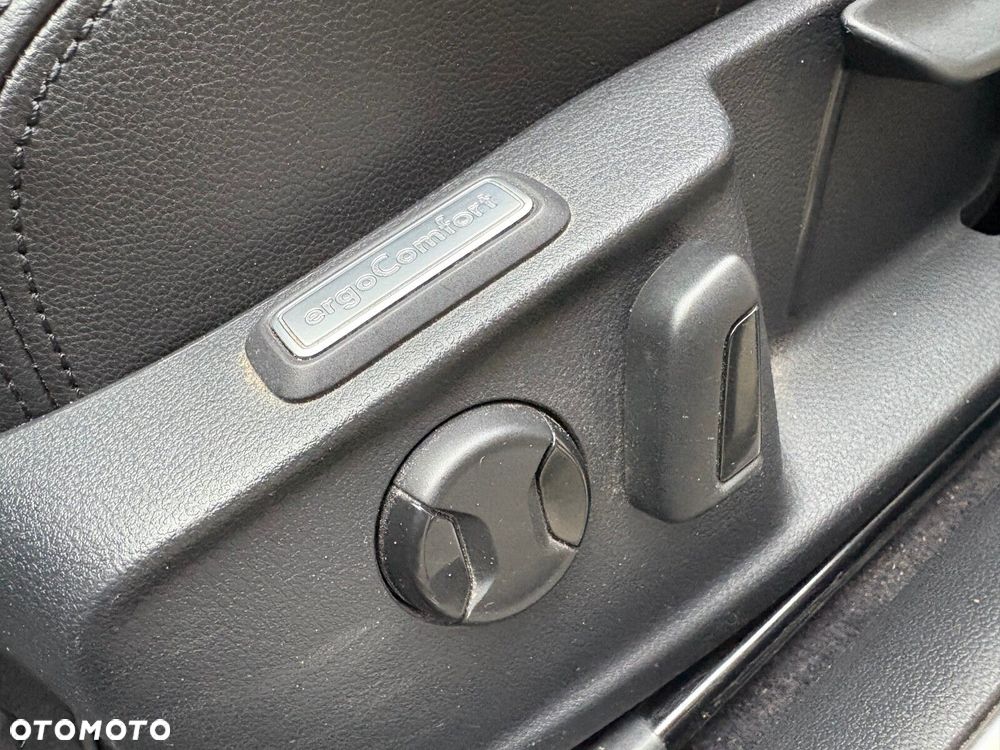 Volkswagen Passat - 22