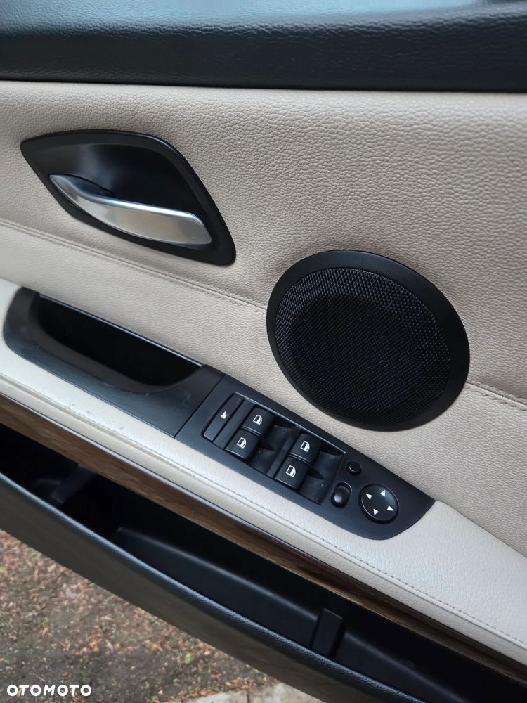 BMW Seria 3 318d - 19