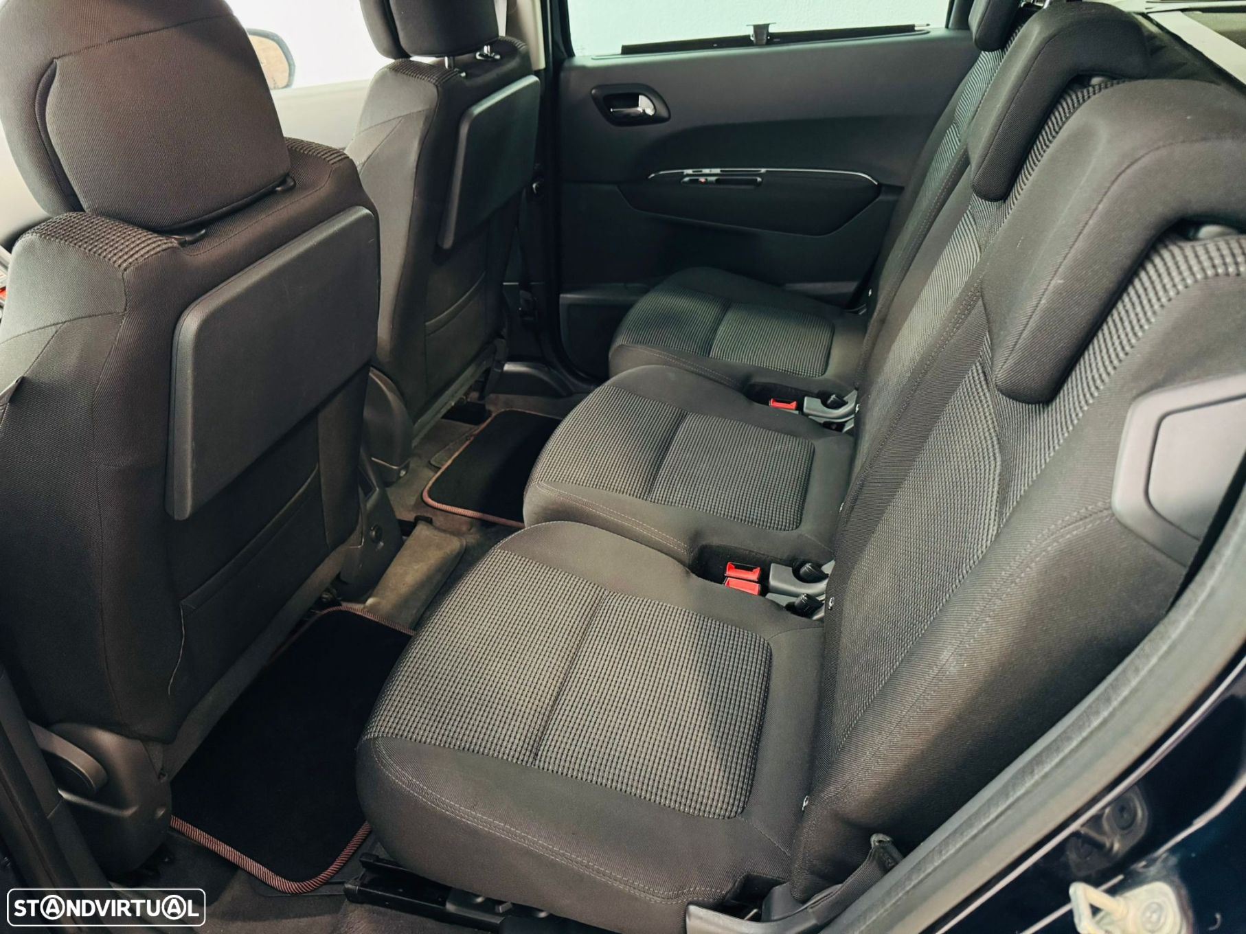 Peugeot 5008 1.6 E-HDi 7L Active 2-Tronic - 22