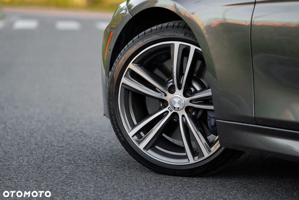 BMW Seria 3 335i Sport-Aut Sport Line - 7