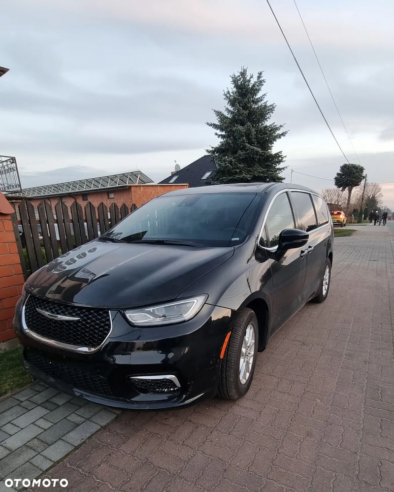 Chrysler Pacifica - 3