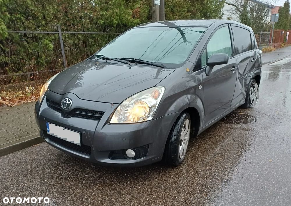 Toyota Corolla Verso - 2