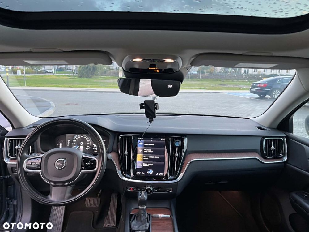 Volvo S60 T6 AWD Momentum Pro - 2