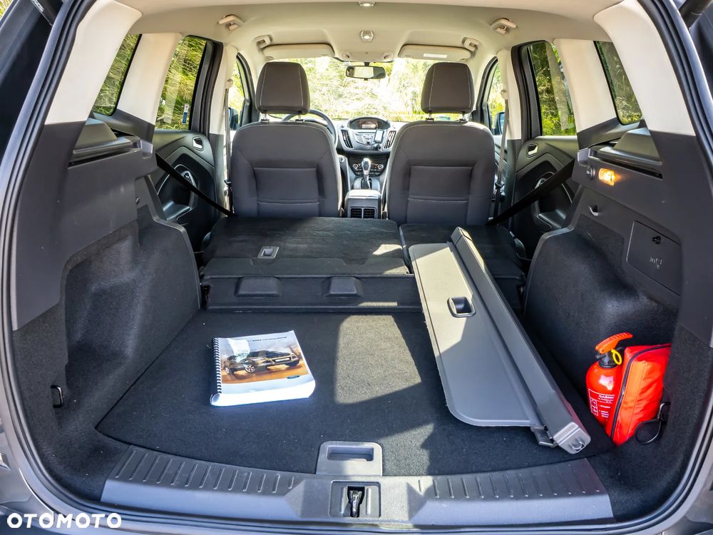 Ford Kuga 1.6 EcoBoost 4WD Titanium - 39