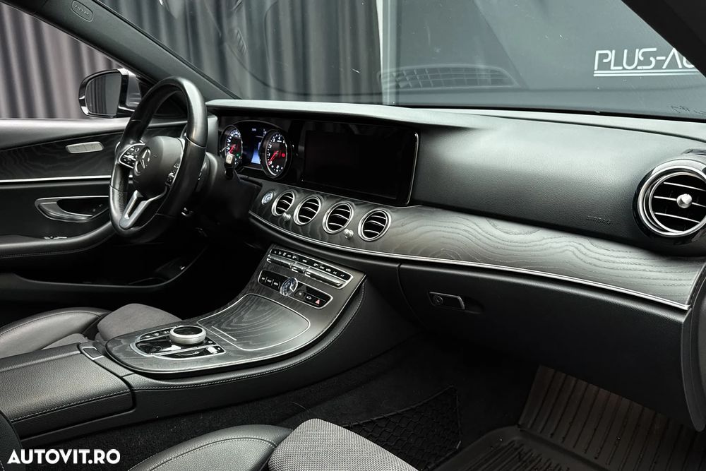 Mercedes-Benz E 200 4MATIC Aut. - 27