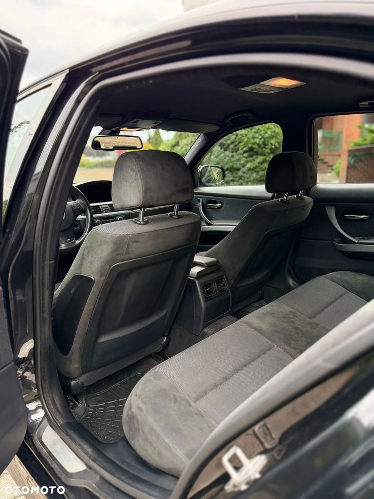 BMW Seria 3 318d DPF Edition Sport - 22