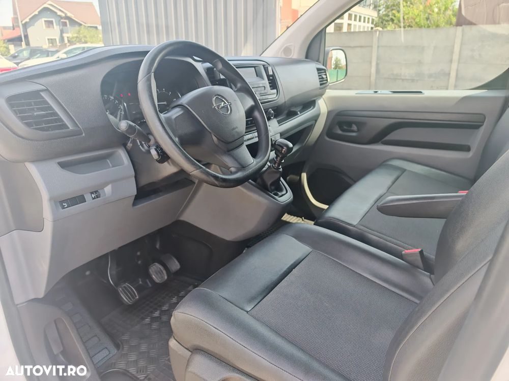 Opel Vivaro - 10