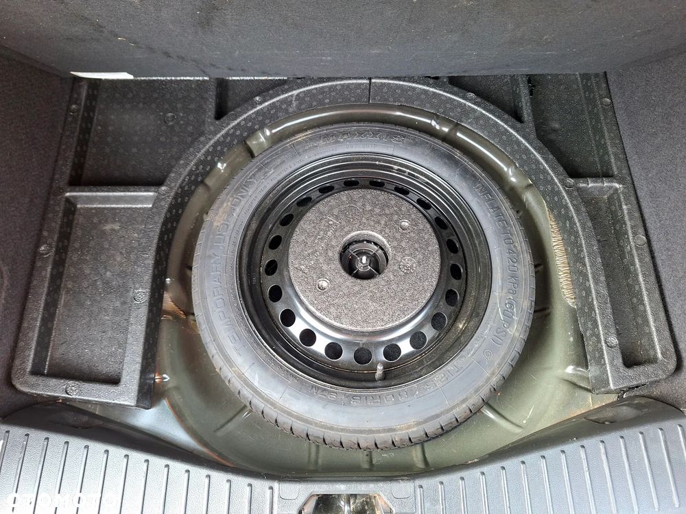 Ford C-MAX 1.6 Ti-VCT SYNC Edition - 26