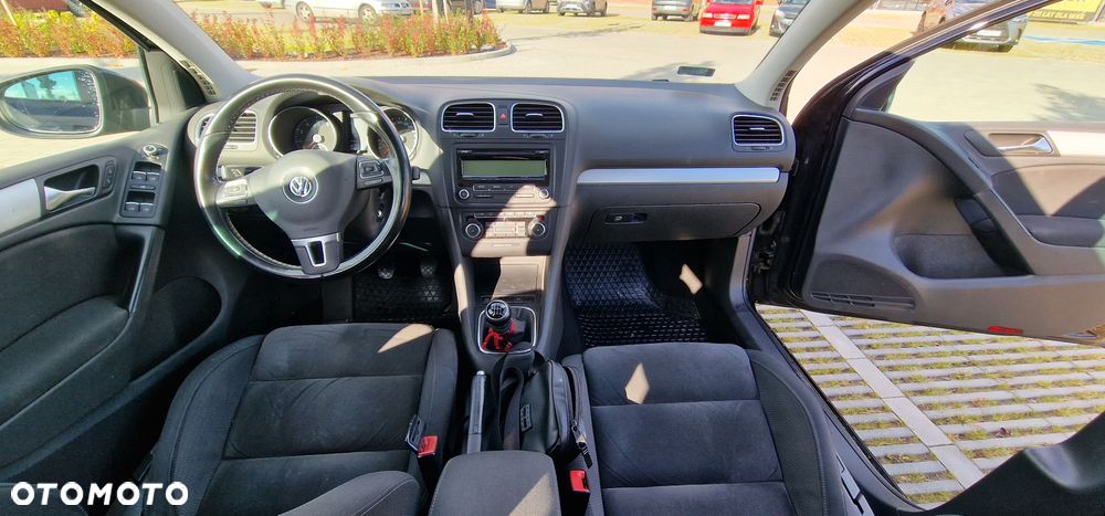 Volkswagen Golf - 8