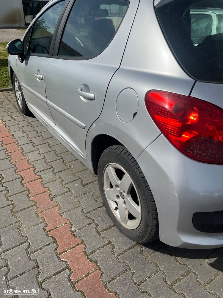 Peugeot 207 - 4