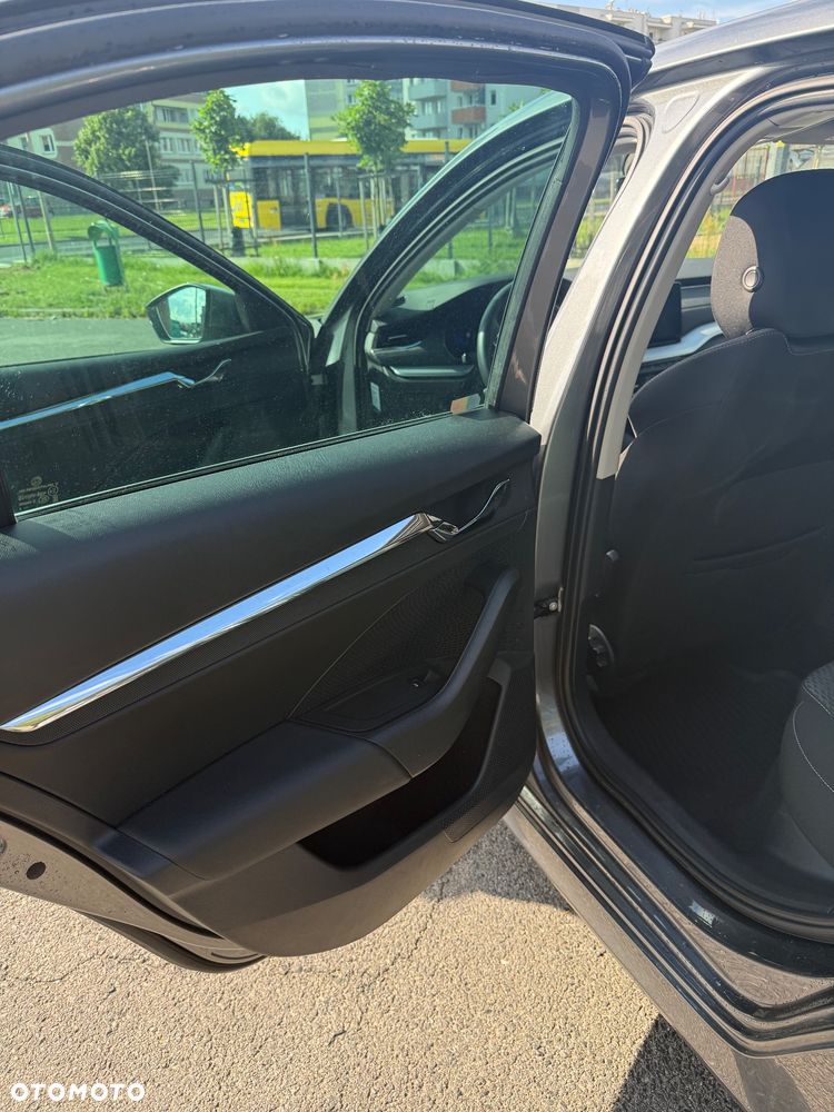 Skoda Octavia 2.0 TDI Style DSG - 11