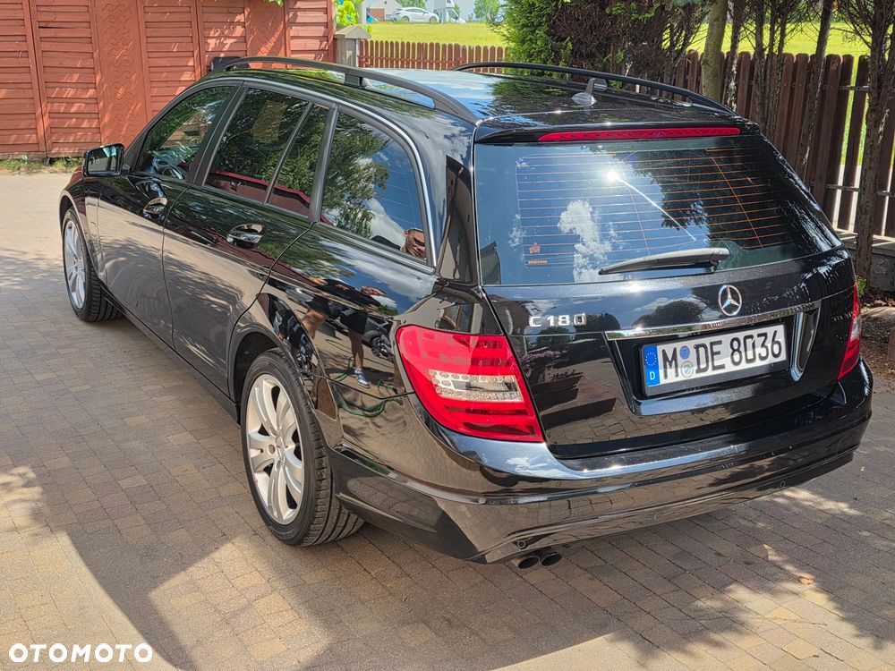 Mercedes-Benz Klasa C 180 BlueEFFICIENCY Elegance - 31