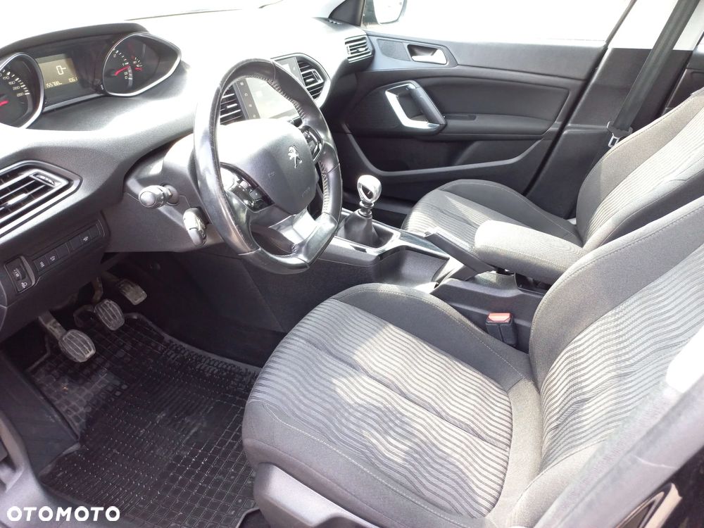 Peugeot 308 1.6 BlueHDi Allure S&S - 11