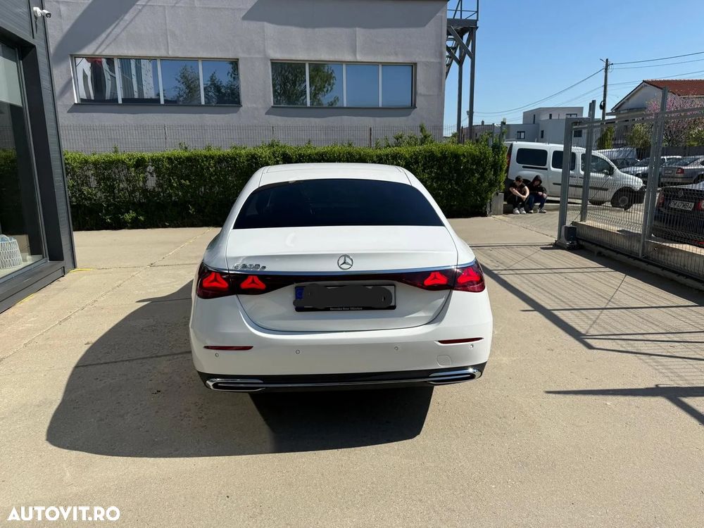 Mercedes-Benz E 300 PHEV - 7