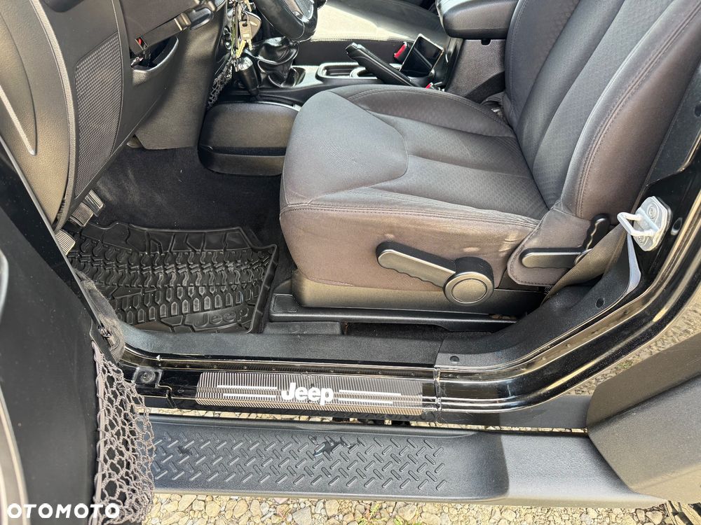 Jeep Wrangler - 9
