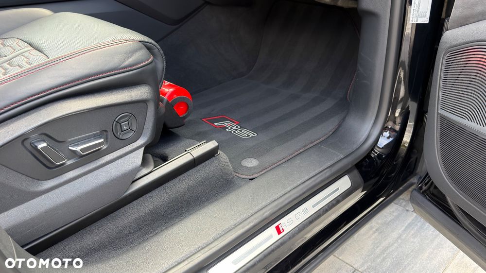 Audi RS Q8 - 25