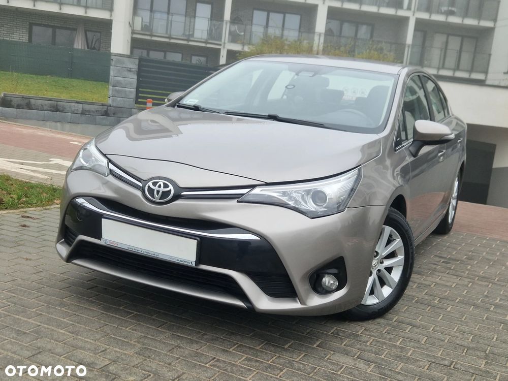 Toyota Avensis 1.6 Premium - 2