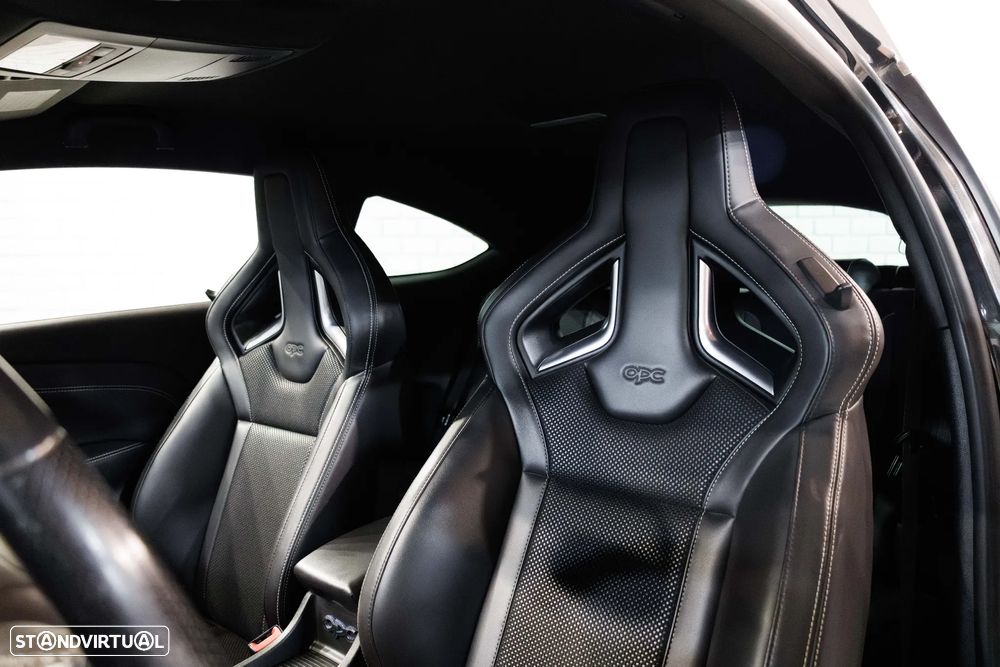 Opel Astra GTC OPC 2.0 T - 10