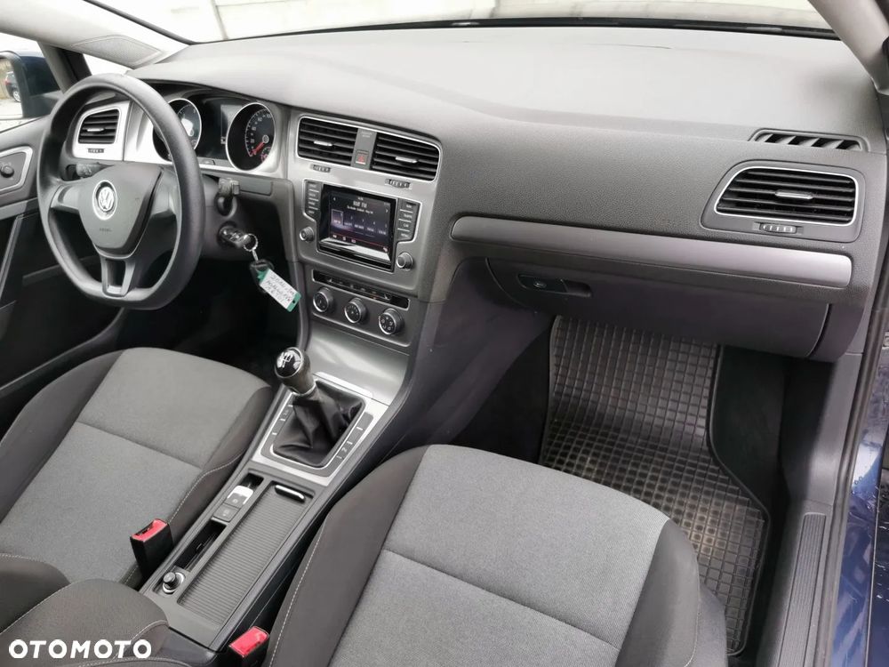 Volkswagen Golf - 8