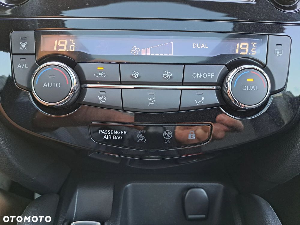 Nissan Qashqai 1.2 DIG-T N-Connecta - 25