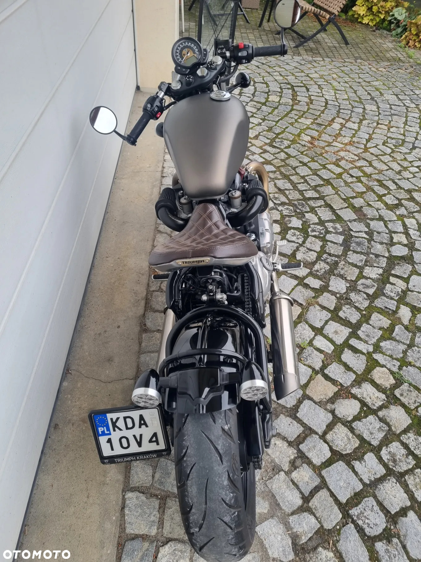 Triumph Bonneville Bobber - 7