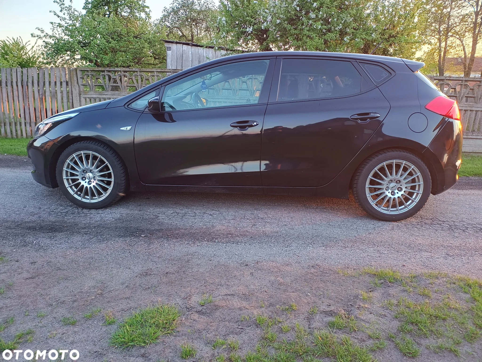 Kia Ceed - 9
