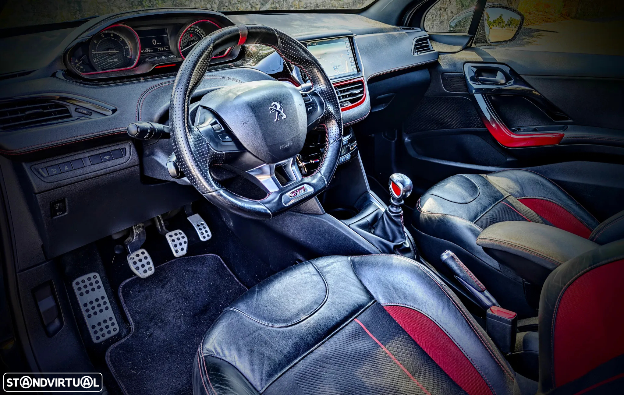 Peugeot 208 GTI 200 THP - 16