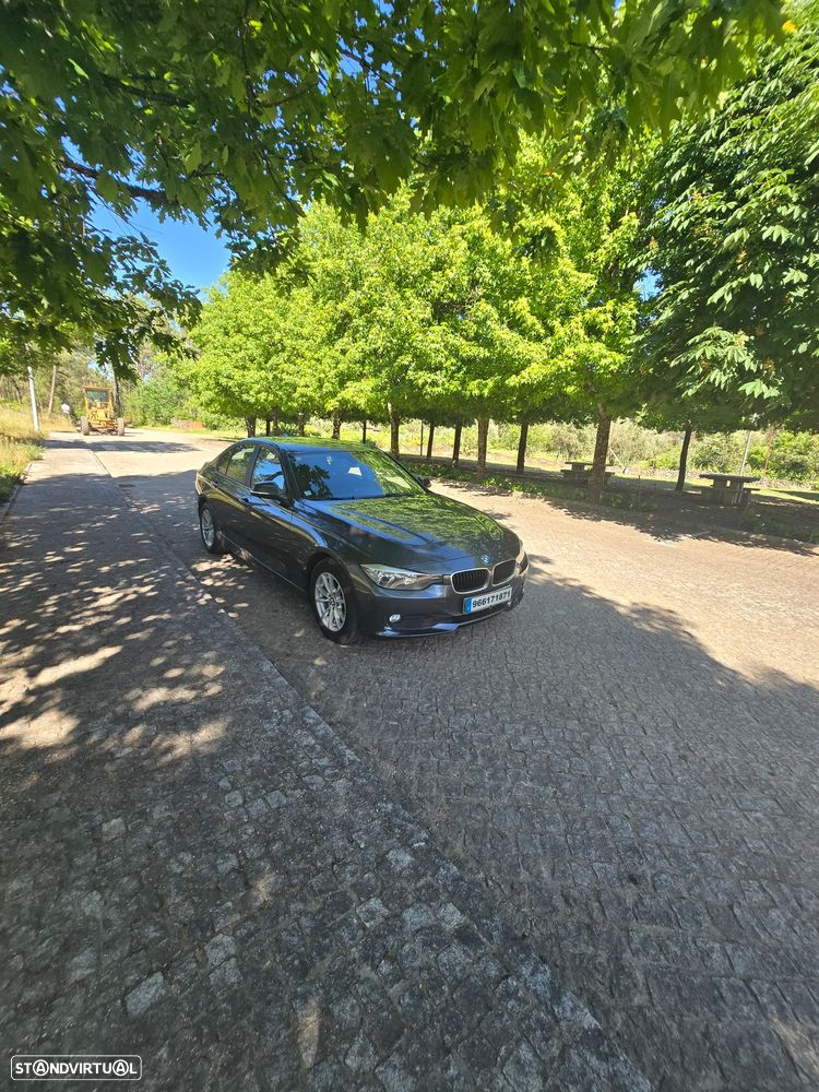 BMW 316 d Sport Line - 4