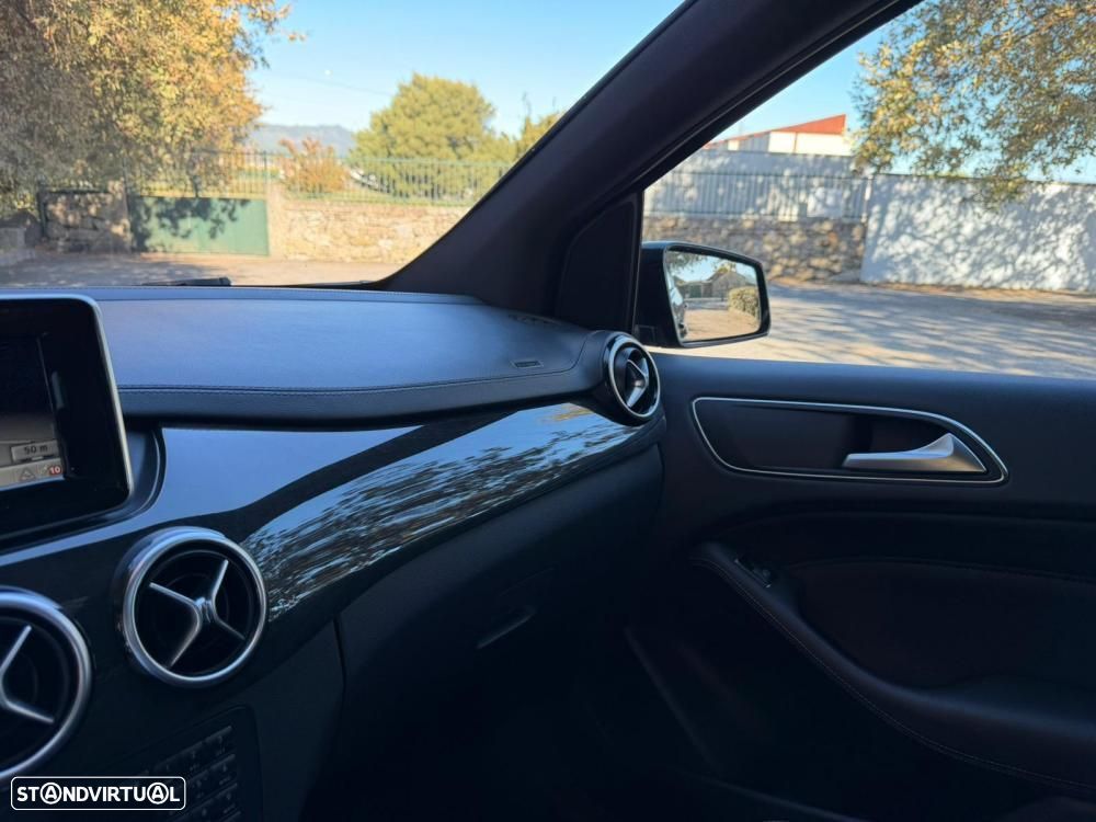 Mercedes-Benz B 180 - 23