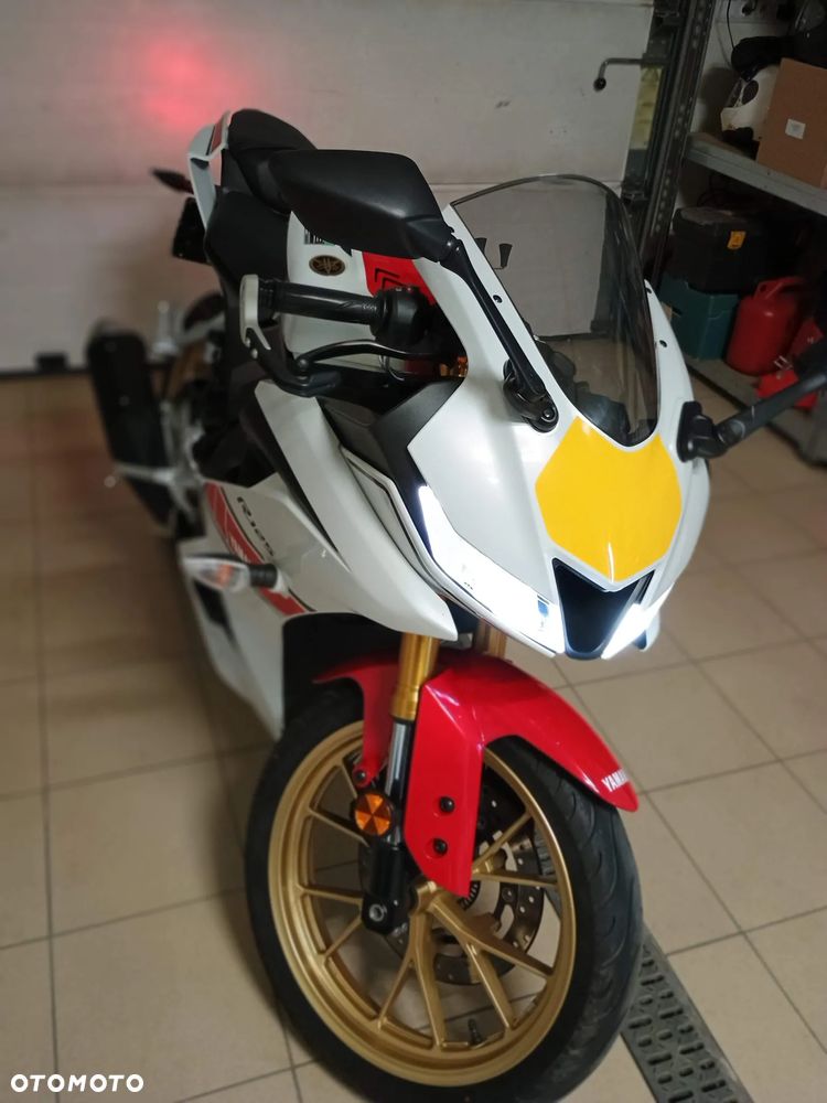 Yamaha YZF - 16