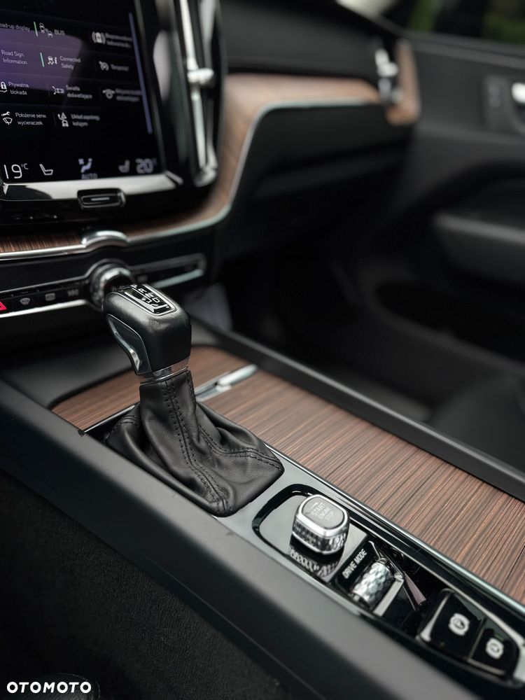 Volvo XC 60 T6 AWD Inscription - 27
