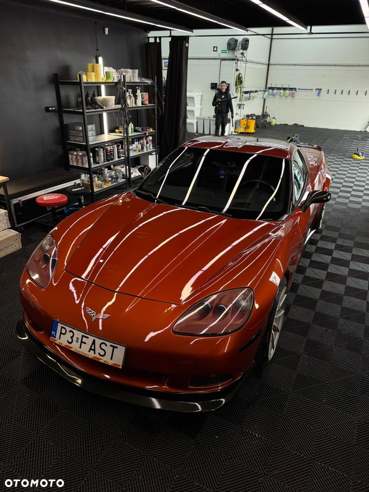 Chevrolet Corvette - 14