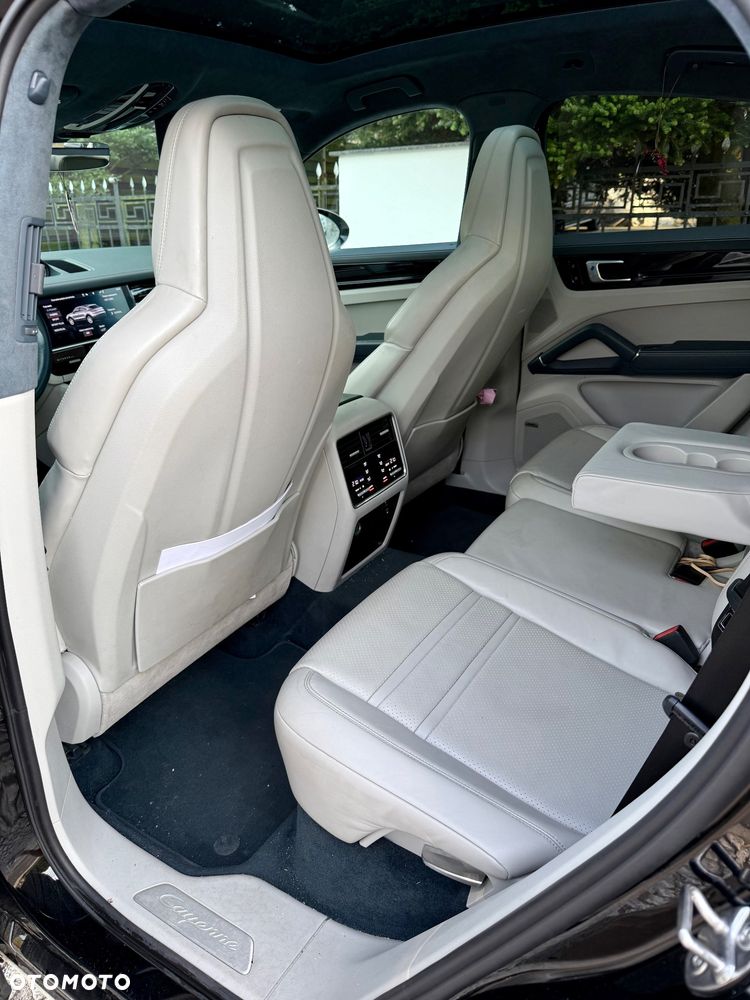 Porsche Cayenne - 12