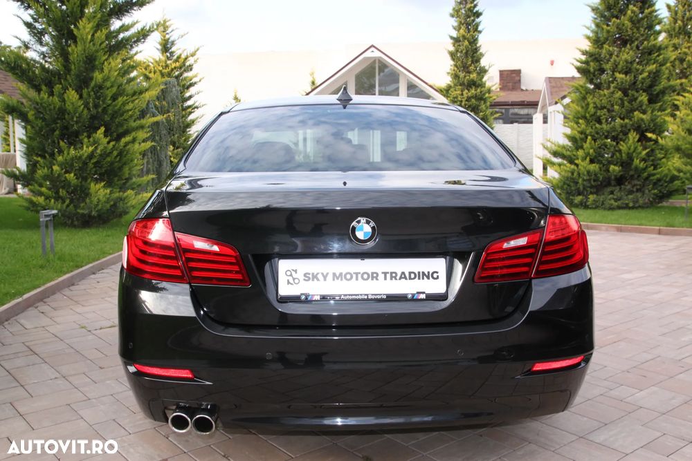 BMW Seria 5 530d xDrive AT - 35