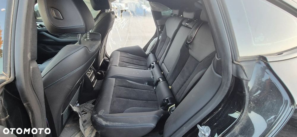 BMW i4 - 24