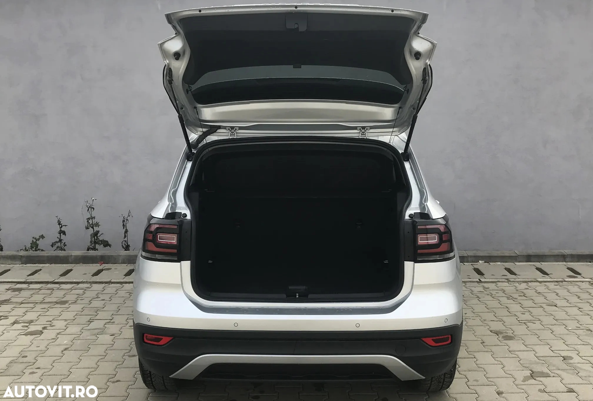 Volkswagen T-Cross 1.0 TSI DSG Life - 38