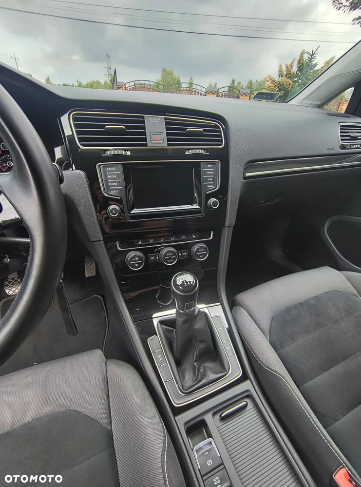 Volkswagen Golf - 12