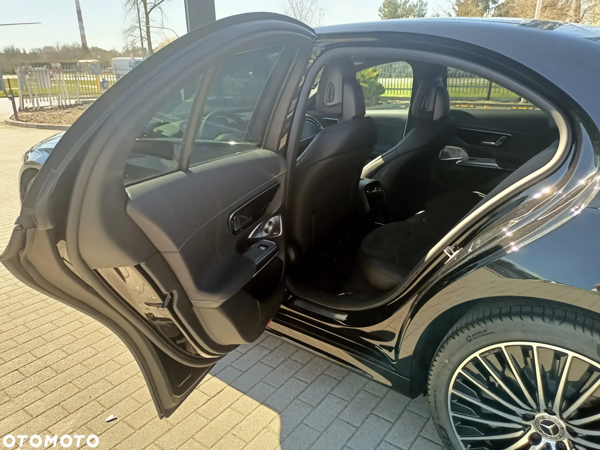 Mercedes-Benz Klasa E 300 de PHEV 4-Matic AMG 9G-Tronic - 12