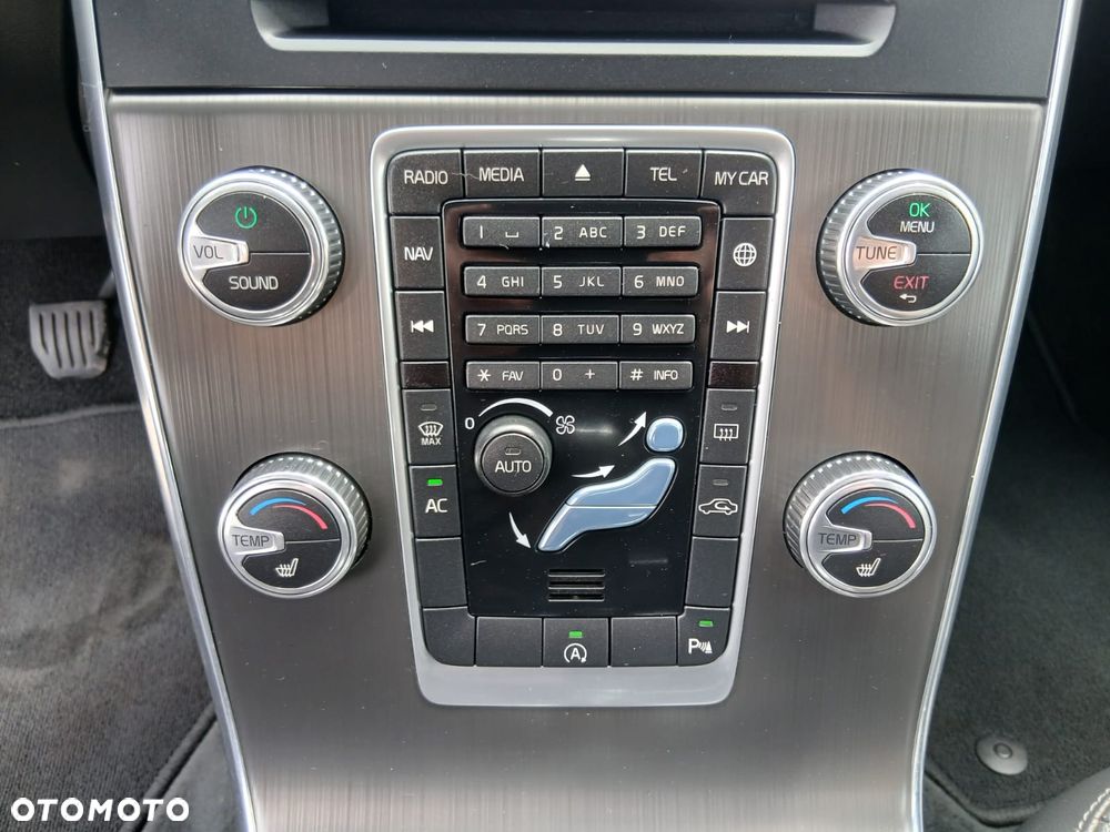 Volvo V60 D3 Summum - 25