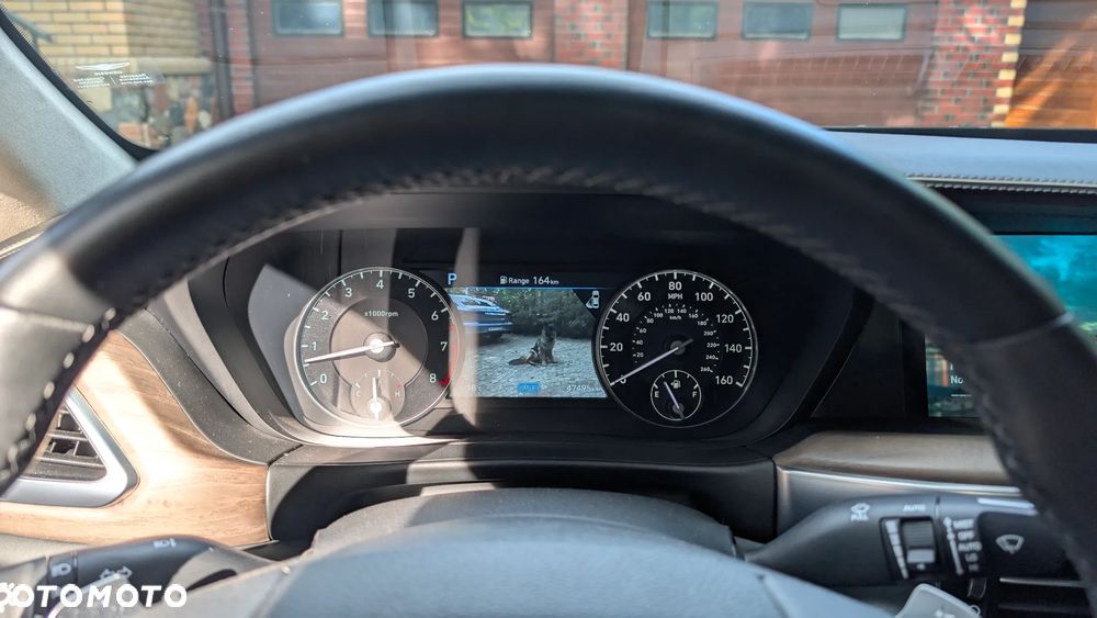 Genesis G90 - 19