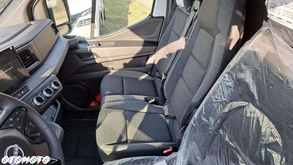 Nissan Interstar - 14